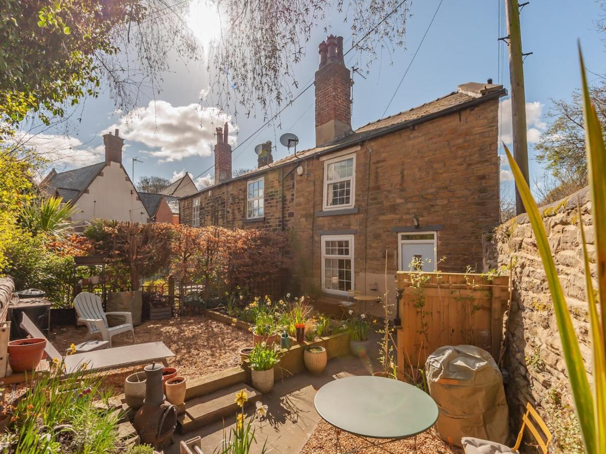 Pass The Keys Wonky Cottage With Amazing Garden Leeds  Eksteriør billede