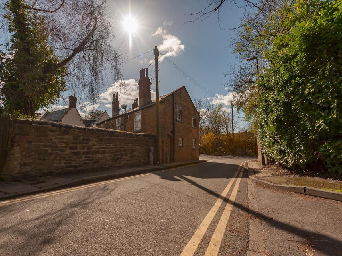 Pass The Keys Wonky Cottage With Amazing Garden Leeds  Eksteriør billede